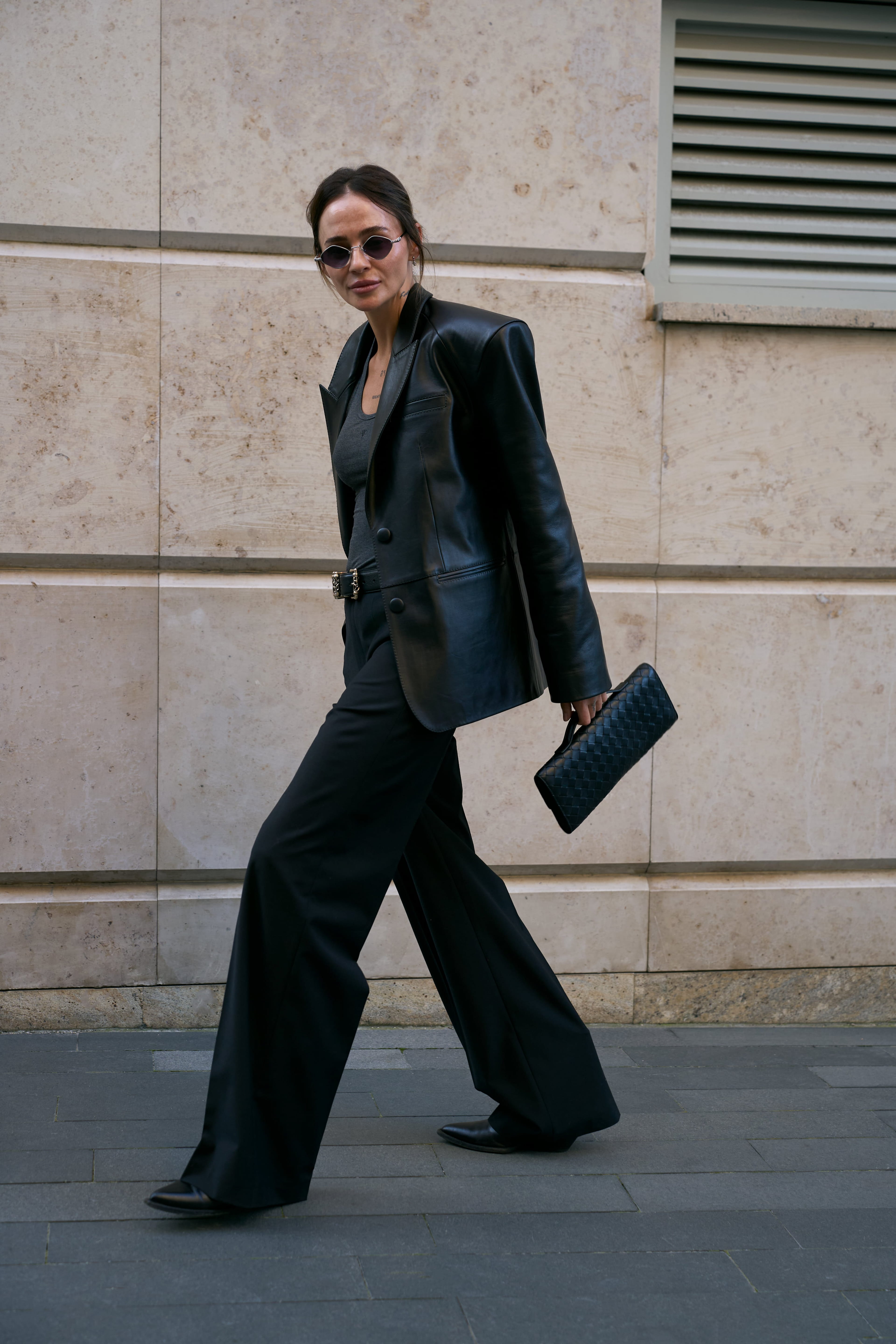 LOOK1