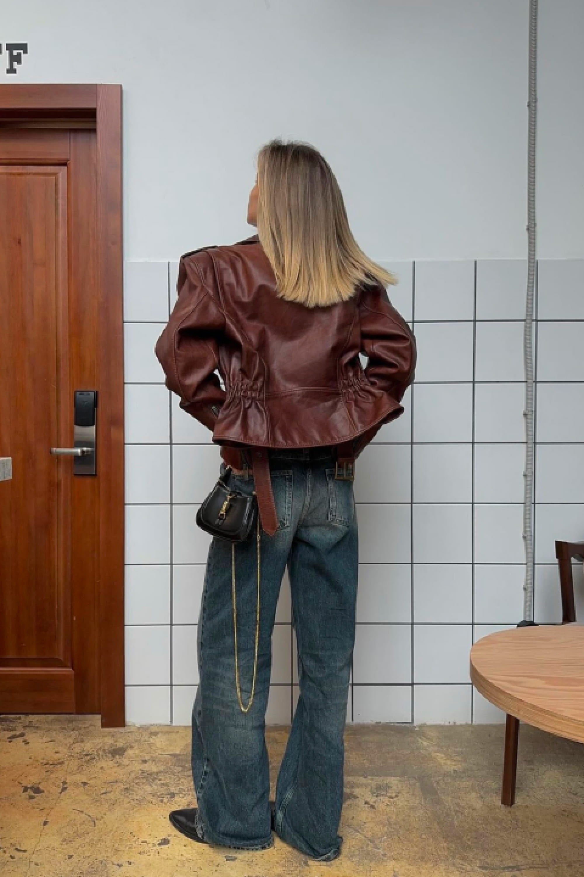 LEATHERJACKETISCALLING