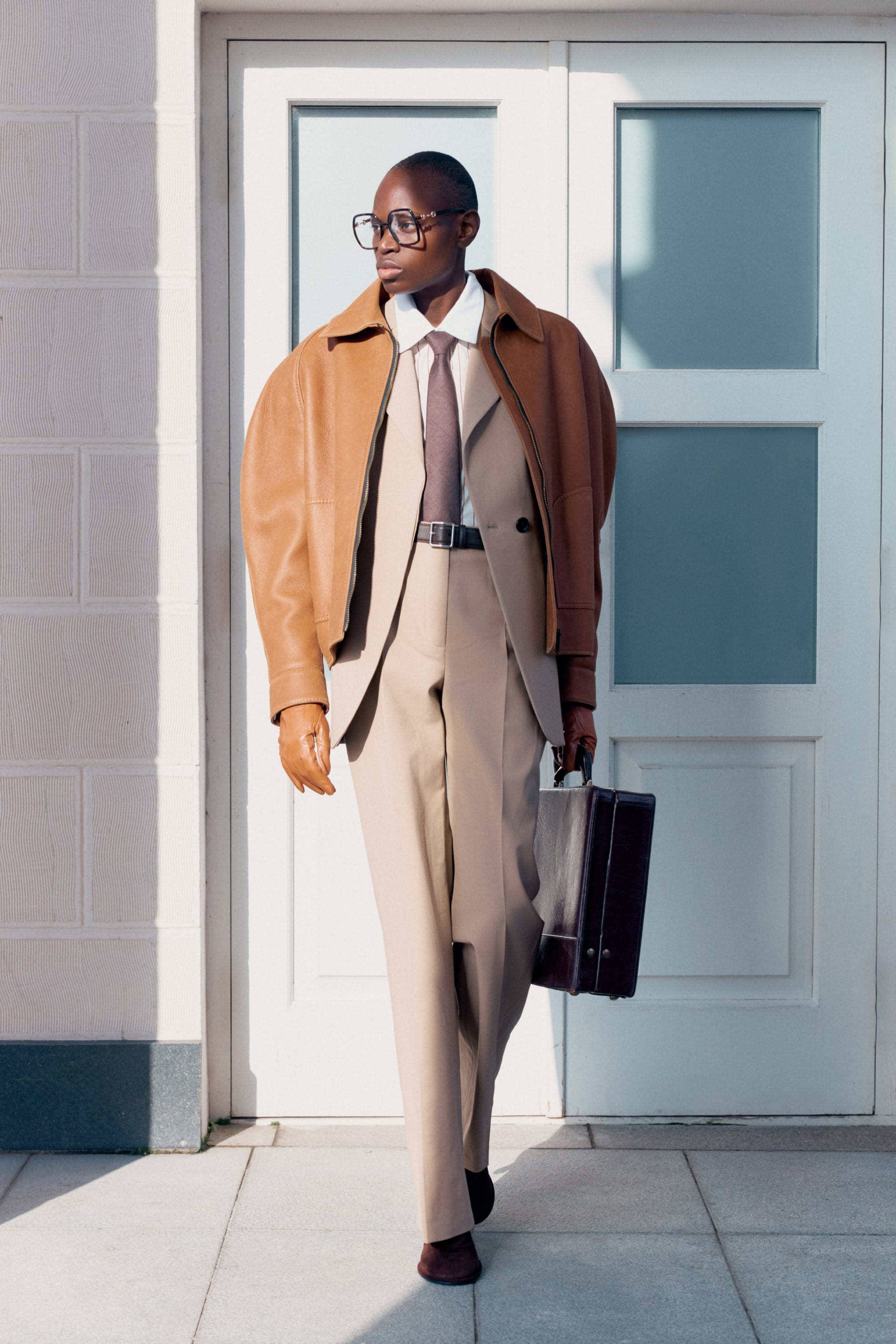 LOOK1